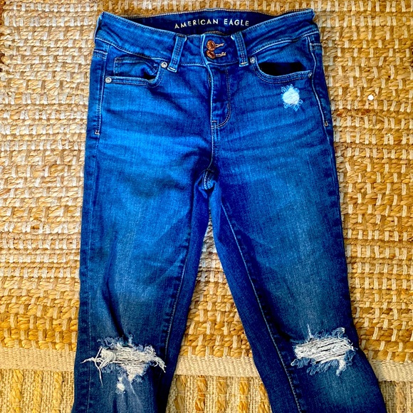 Size 4 American Eagle Jeans - Picture 1 of 4